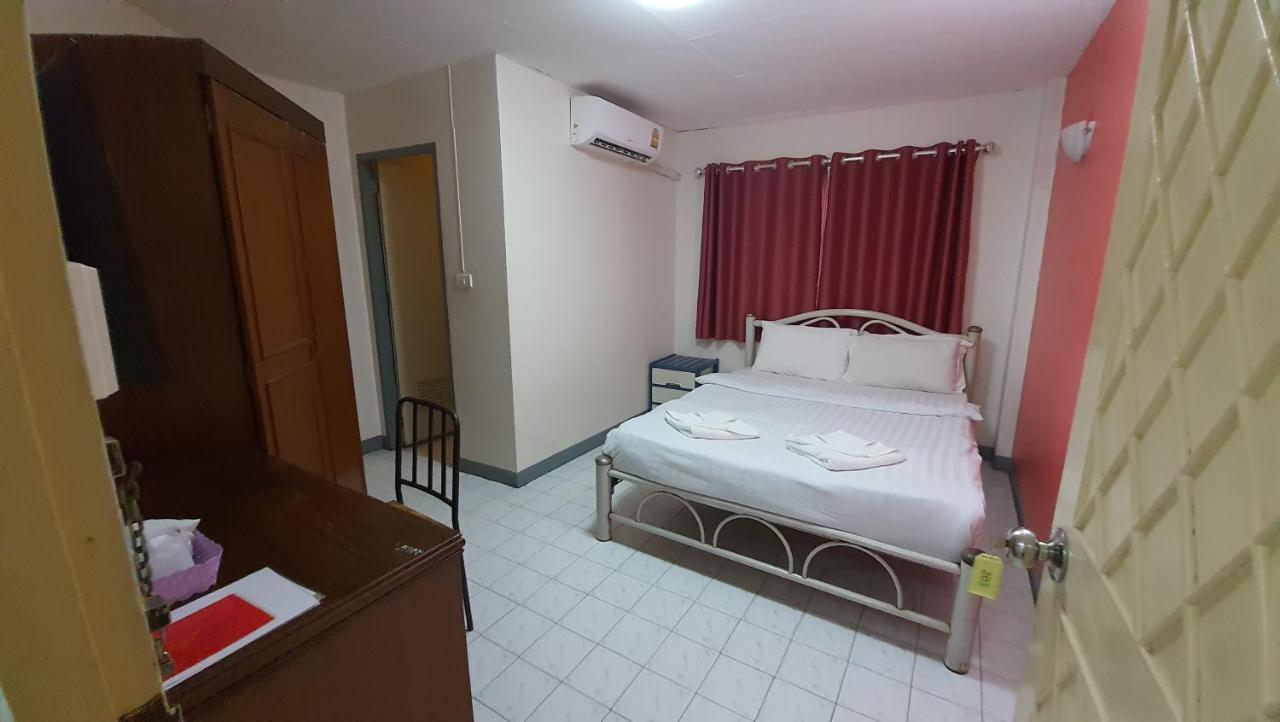 D.D. Inn Beach Guesthouse Pattaya Exteriör bild