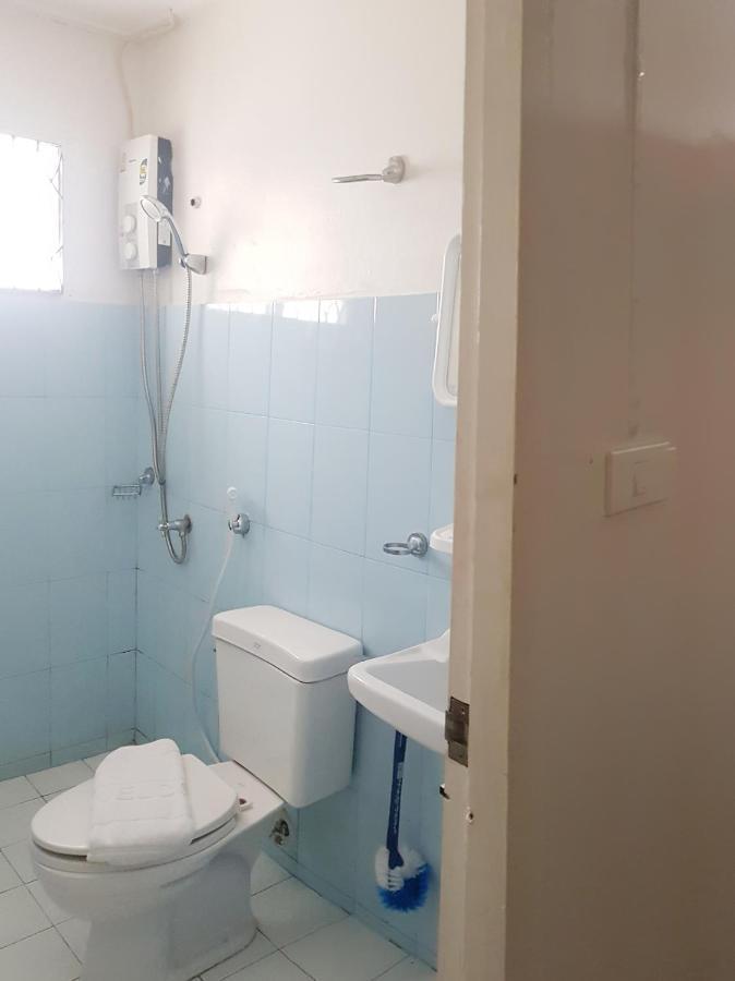 D.D. Inn Beach Guesthouse Pattaya Exteriör bild